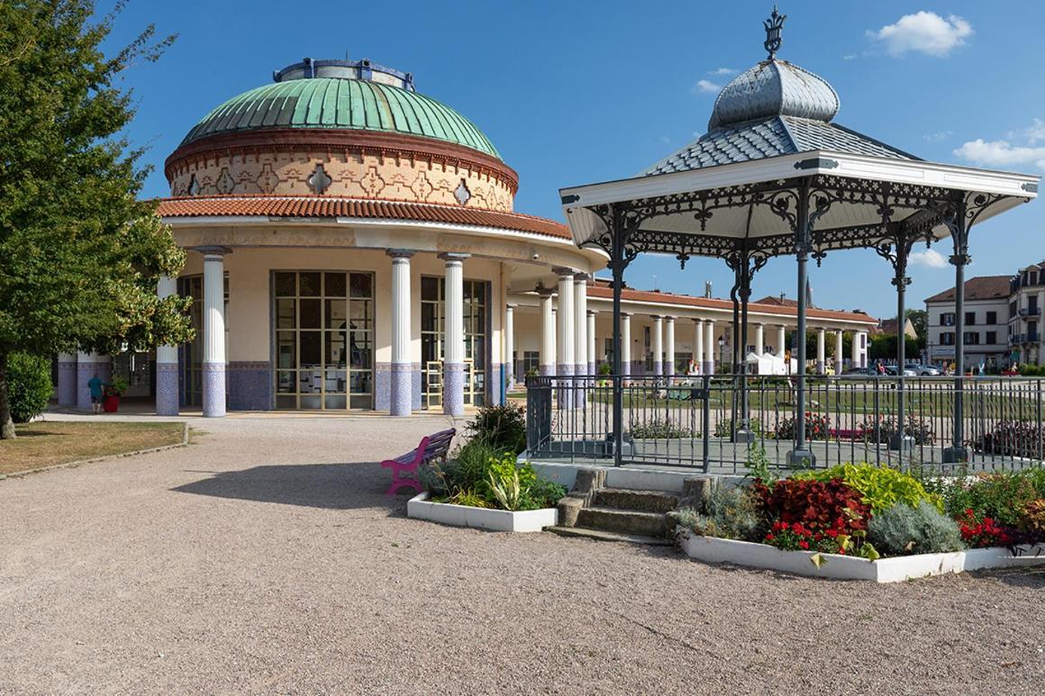 La Souveraine Contrexeville Exterior photo